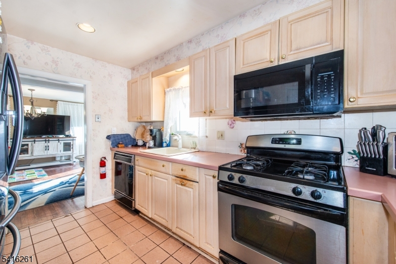 108 Walnut Street Bloomfield, NJ 07003 - Photo 8 of 23