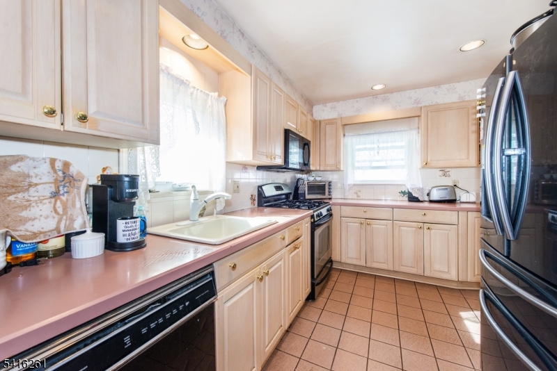 108 Walnut Street Bloomfield, NJ 07003 - Photo 9 of 23