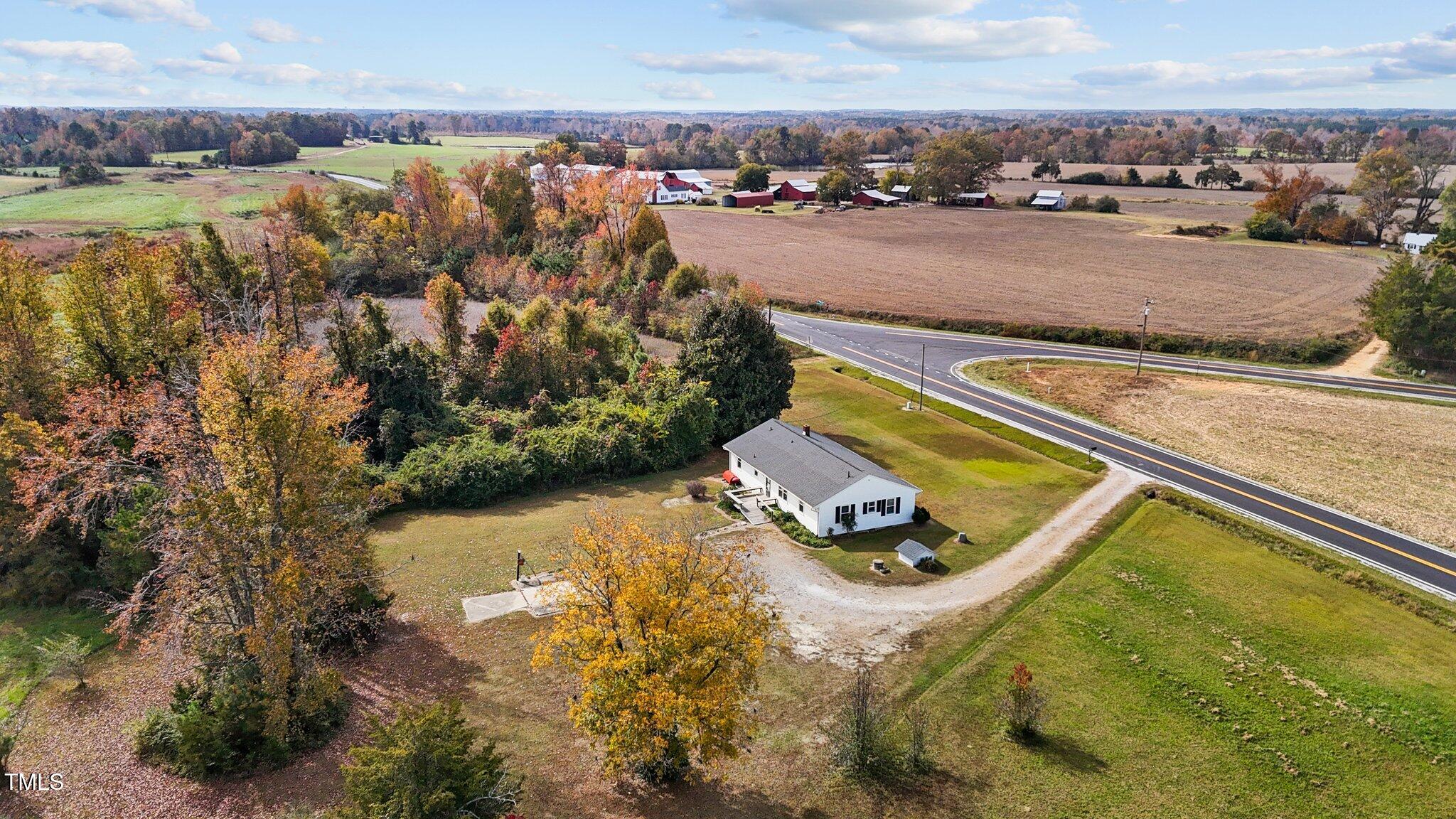 6206 Huntsboro Road Oxford, NC 27565 - Photo 7 of 34 6-web-or-mls-DJI_20241104123706_0619_D