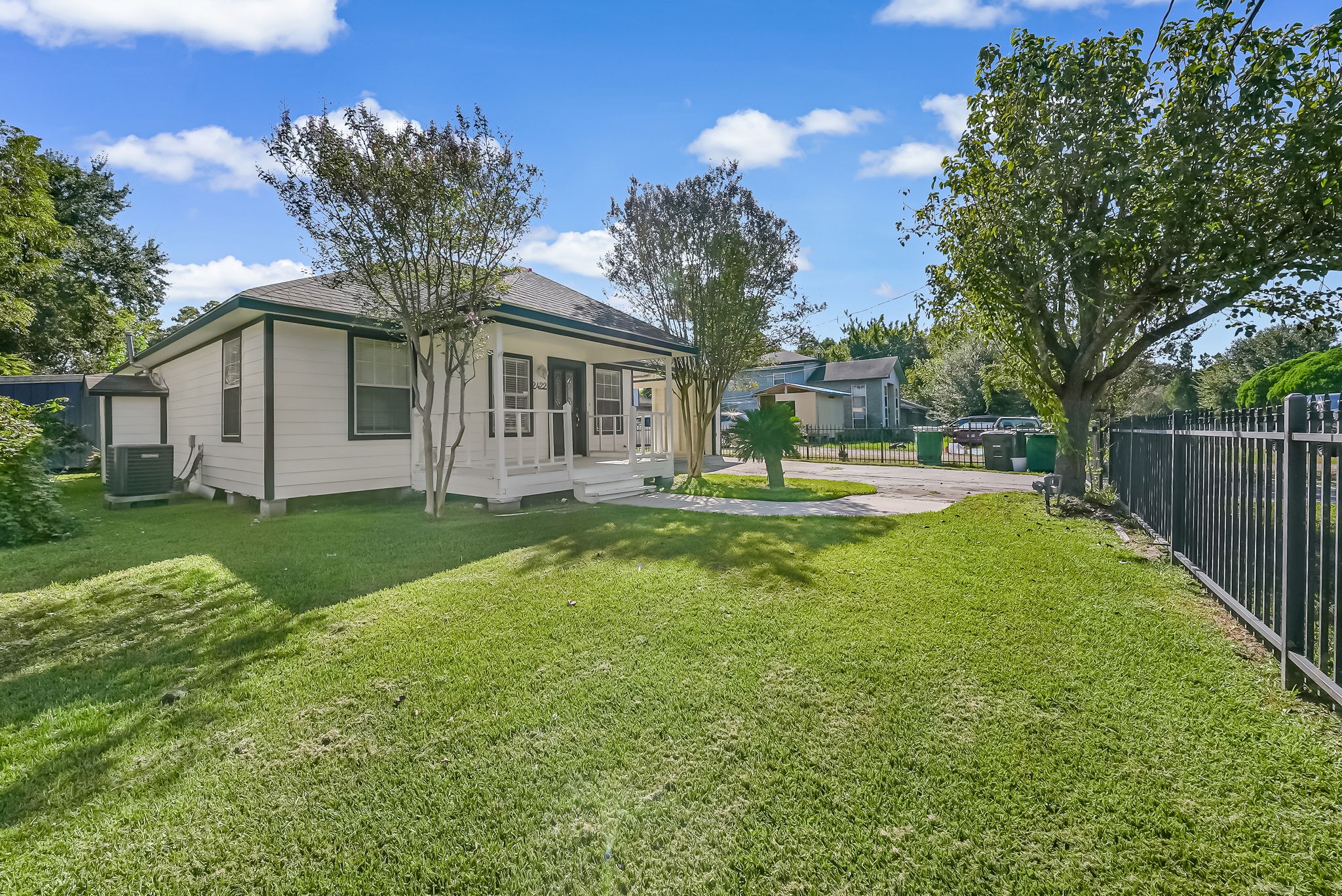 2422 Deutser Street Houston, TX 77093 - Photo 4 of 19 Gallery Image 4