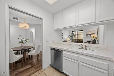 $749,000 | 235 South Holliston Avenue, Unit 211, Pasadena, CA 91106