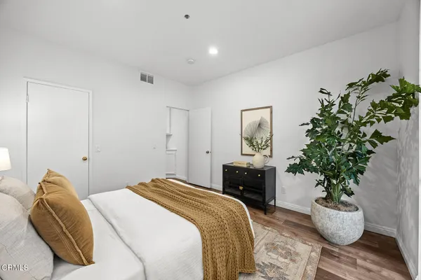 $698,000 | 235 South Holliston Avenue, Unit 211, Pasadena, CA 91106