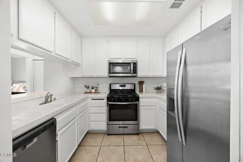 $749,000 | 235 South Holliston Avenue, Unit 211, Pasadena, CA 91106