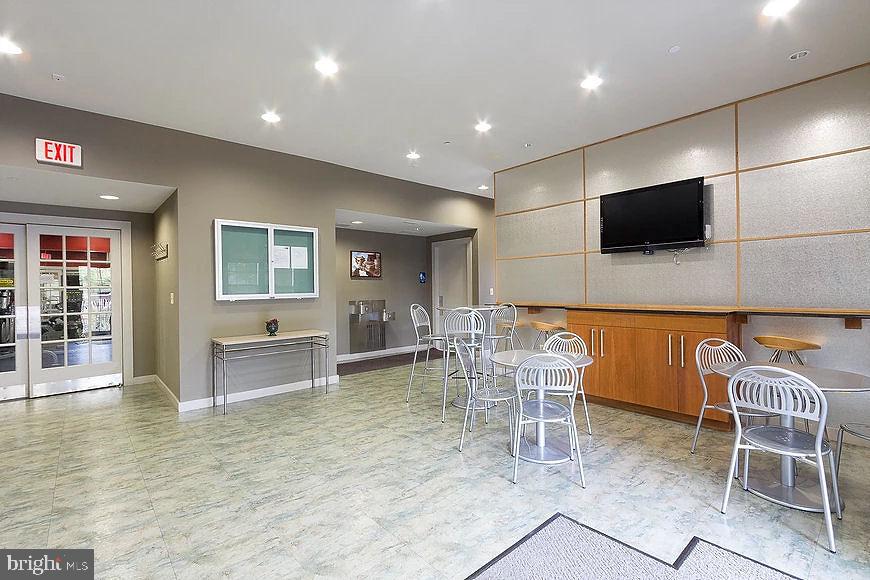 1783 Jonathan Way, Unit J Reston, VA 20190 - Photo 29 of 42 Community amenities