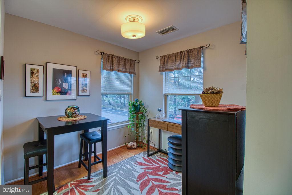 1783 Jonathan Way, Unit J Reston, VA 20190 - Photo 5 of 42 Dining Room