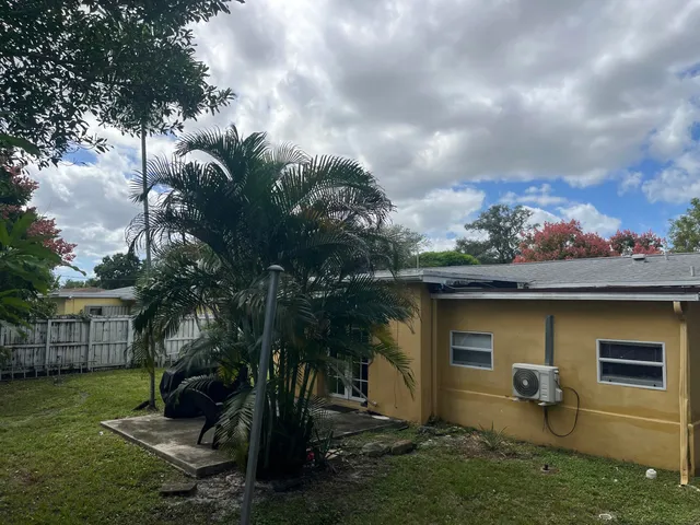 $559,999 | 621 Southwest 68th Avenue, Pembroke Pines, FL 33023
