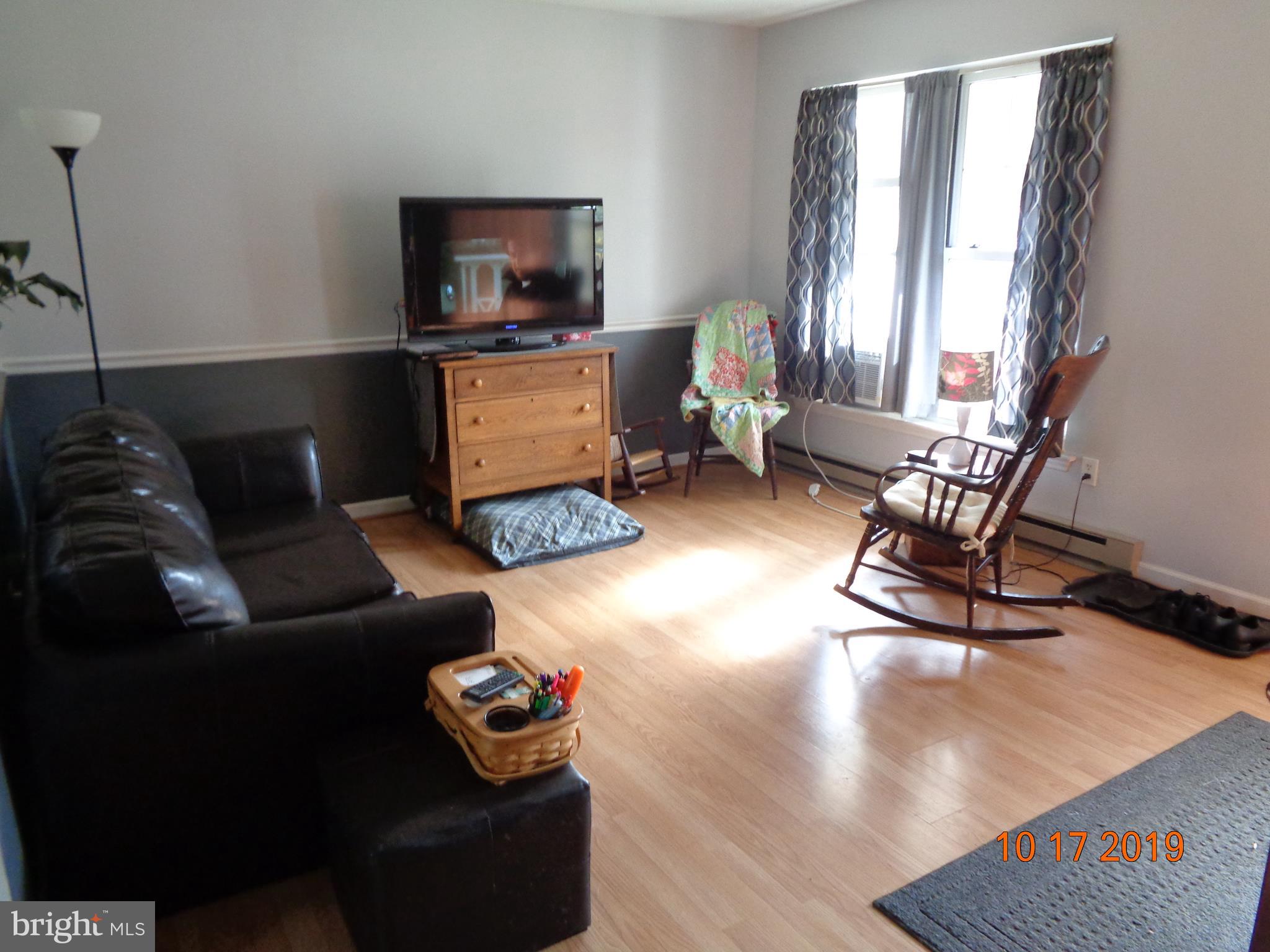39 Coolidge Road Inwood, WV 25428 - Photo 10 of 26 LIVING ROOM