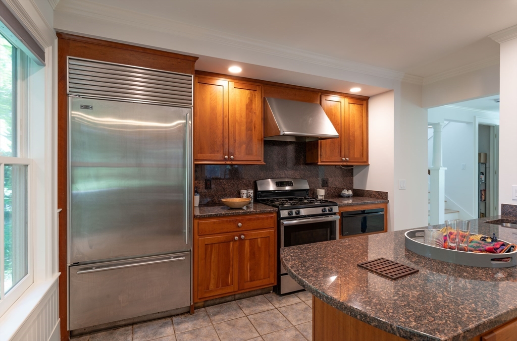 114 South Main Street Northampton, MA 01062 - Photo 8 of 42