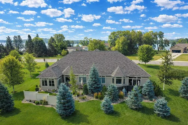 $525,000 | 1904 Bridgeview Boulevard, Detroit Lakes, MN 56501