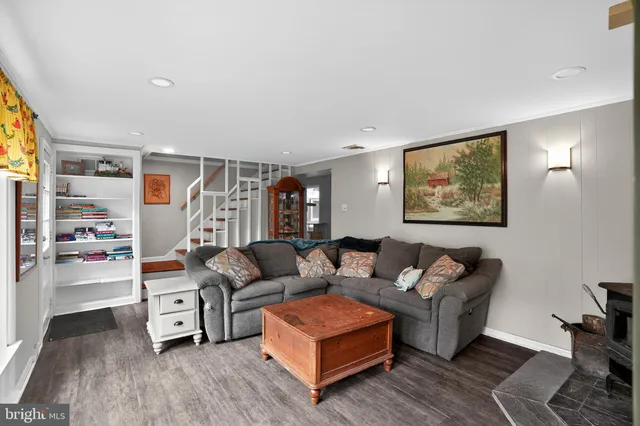 $600,000 | 612 Meadowvale Lane, Media, PA 19063