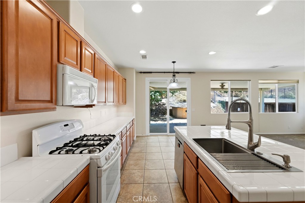28037 Whittington Road Menifee, CA 92584 - Photo 17 of 35