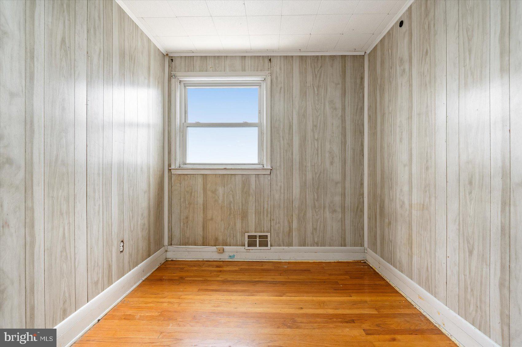 5511 Moravia Road Baltimore, MD 21206 - Photo 20 of 35 Bedroom Three