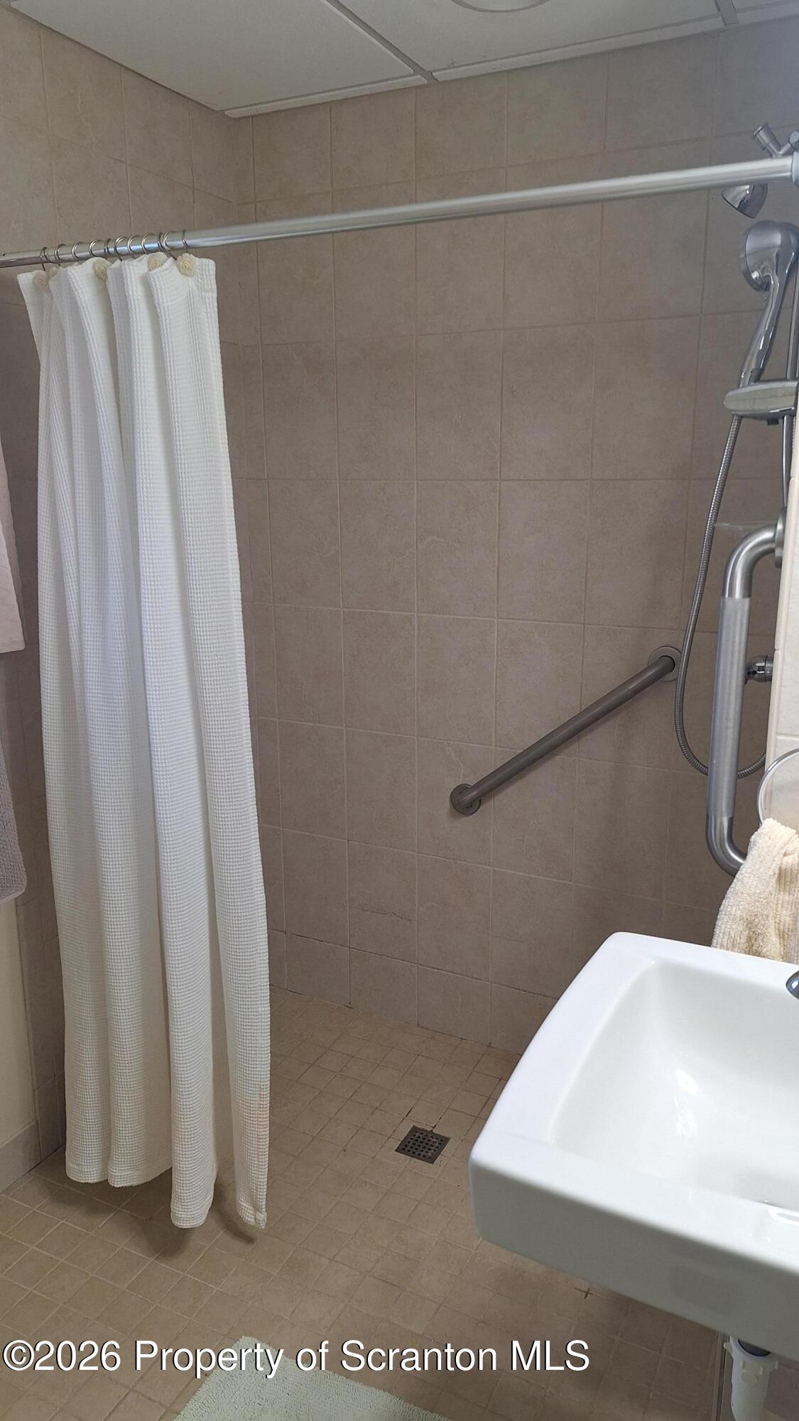 1947 Myrtle Street Scranton, PA 18510 - Photo 17 of 33 a close view of sink