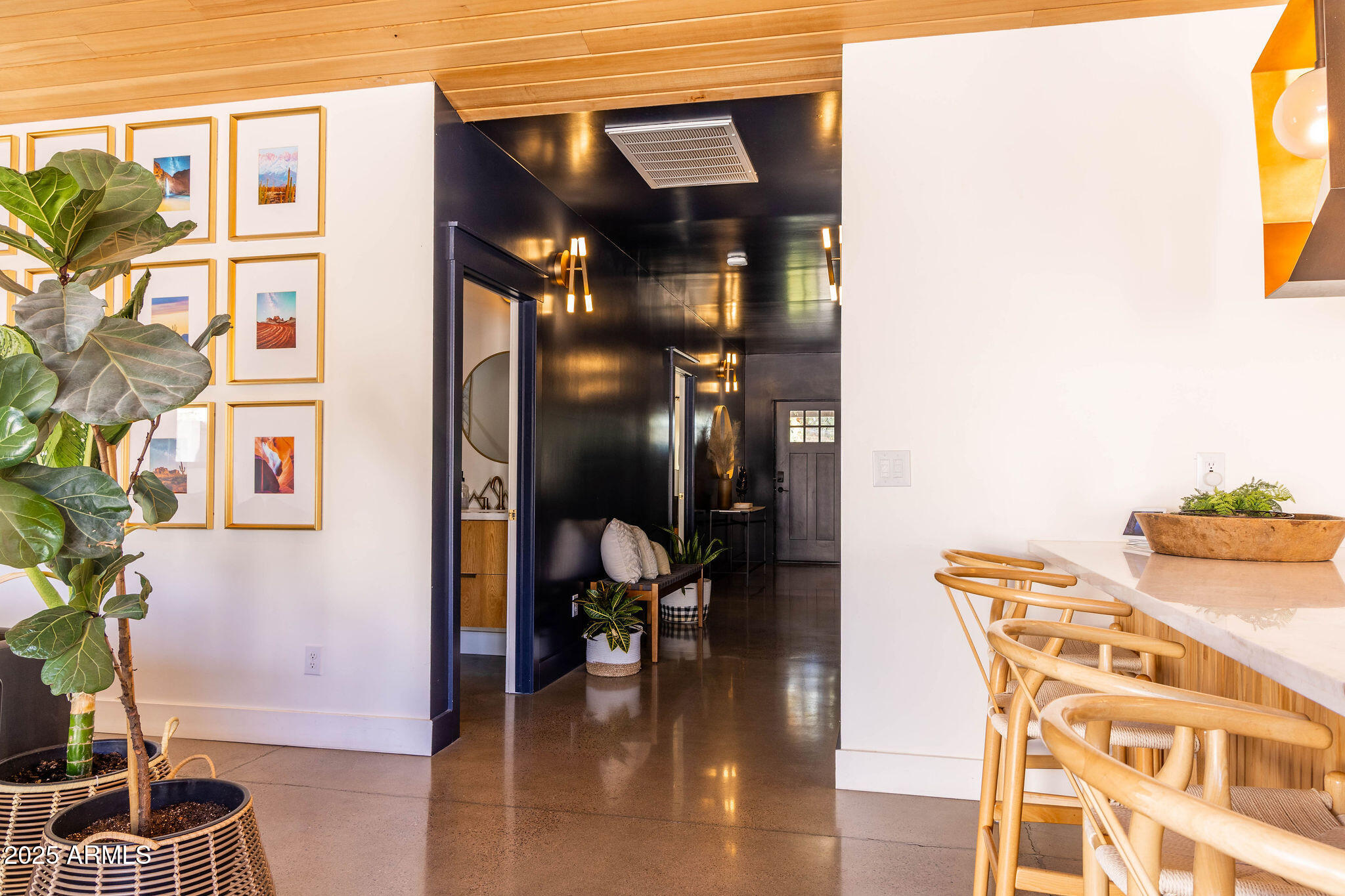 68 West Lewis Avenue Phoenix, AZ 85003 - Photo 15 of 42 a gym room with furniture and a potted plant