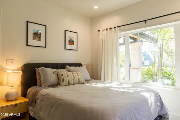 a close up view of a washer and dryer