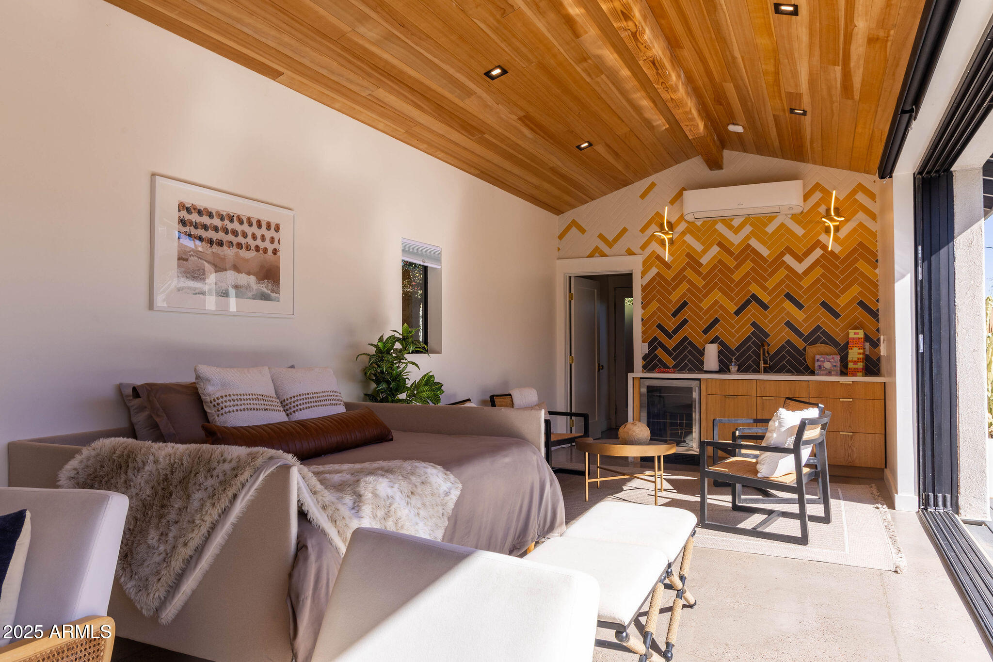 68 West Lewis Avenue Phoenix, AZ 85003 - Photo 38 of 42 a living room with furniture and a window