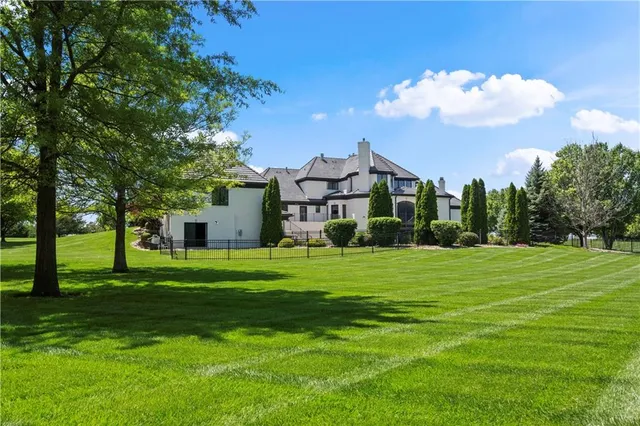 $2,750,000 | 20711 Benson Street, Bucyrus, KS 66013