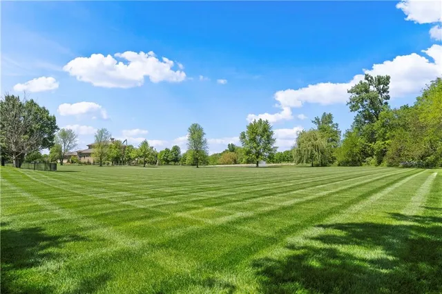 $2,750,000 | 20711 Benson Street, Bucyrus, KS 66013