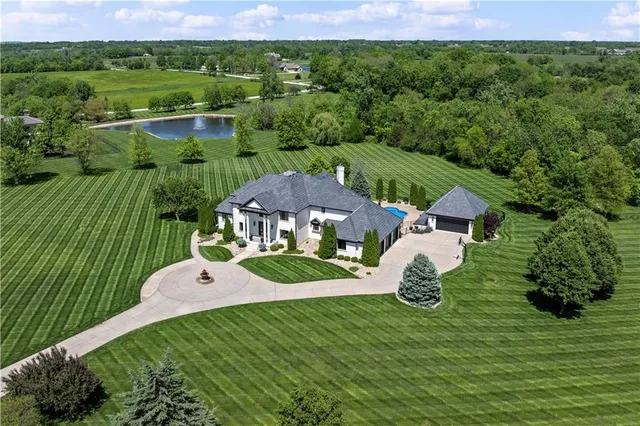 $2,750,000 | 20711 Benson Street, Bucyrus, KS 66013
