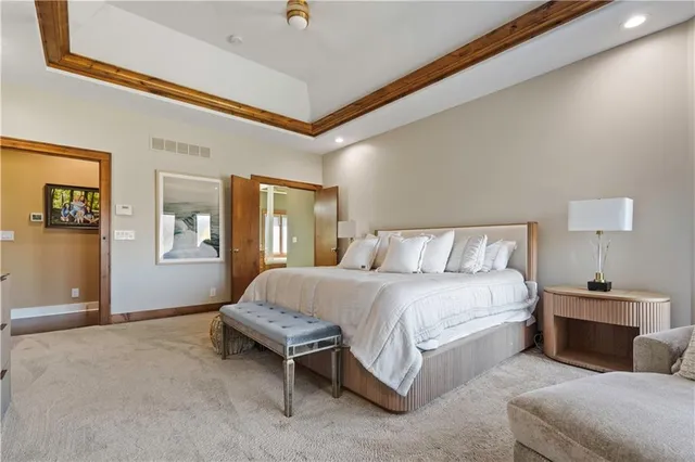 $2,750,000 | 20711 Benson Street, Bucyrus, KS 66013