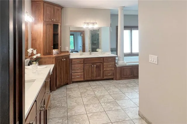 $2,750,000 | 20711 Benson Street, Bucyrus, KS 66013