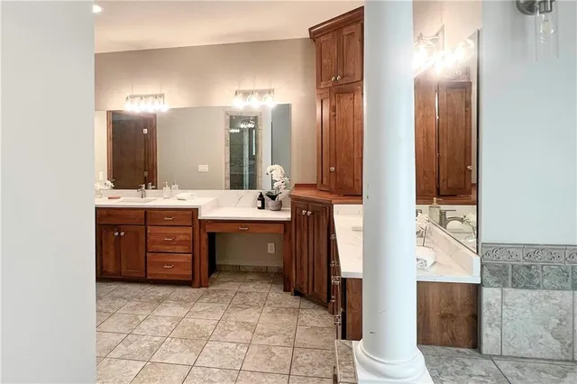 $2,750,000 | 20711 Benson Street, Bucyrus, KS 66013