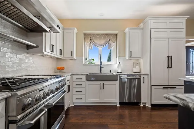 $2,750,000 | 20711 Benson Street, Bucyrus, KS 66013