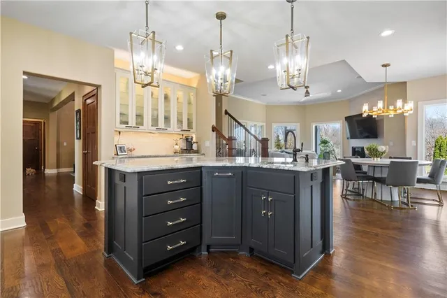 $2,750,000 | 20711 Benson Street, Bucyrus, KS 66013