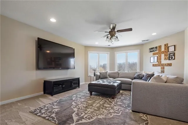 $2,750,000 | 20711 Benson Street, Bucyrus, KS 66013