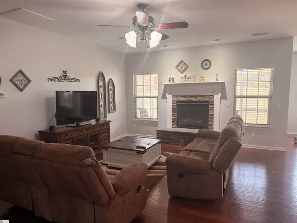 $435,000 | 642 Windward Lane, Duncan, SC 29334