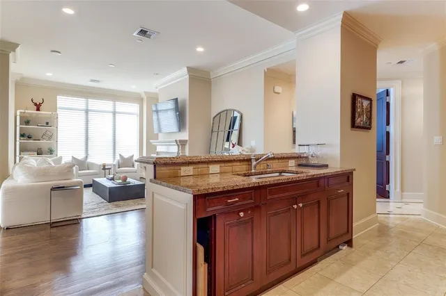 $10,000 | 2525 North Pearl Street, Unit 1106, Dallas, TX 75201