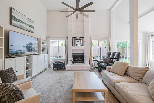 $3,000 | 1565 Beaconshire, Houston, TX 77077