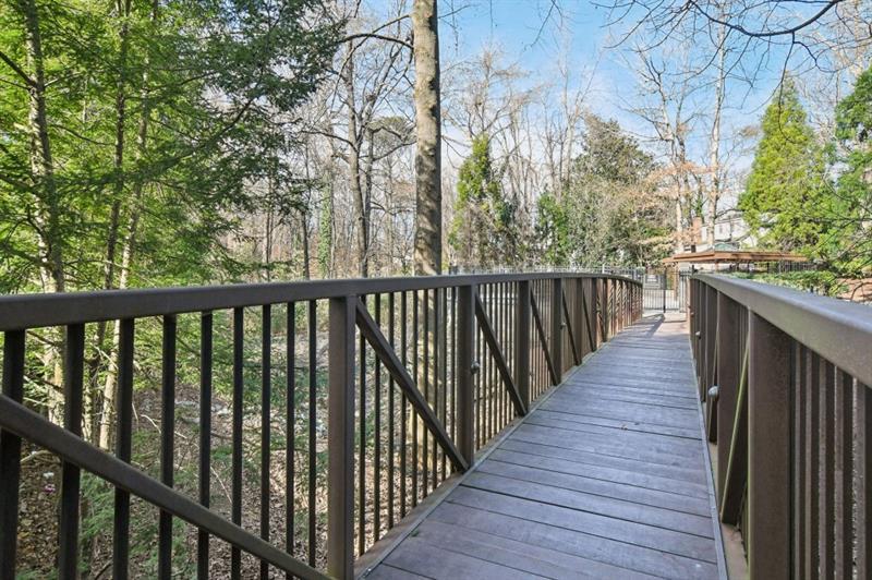 3235 Roswell Road Northeast, Unit 704 Atlanta, GA 30305 - Photo 33 of 39