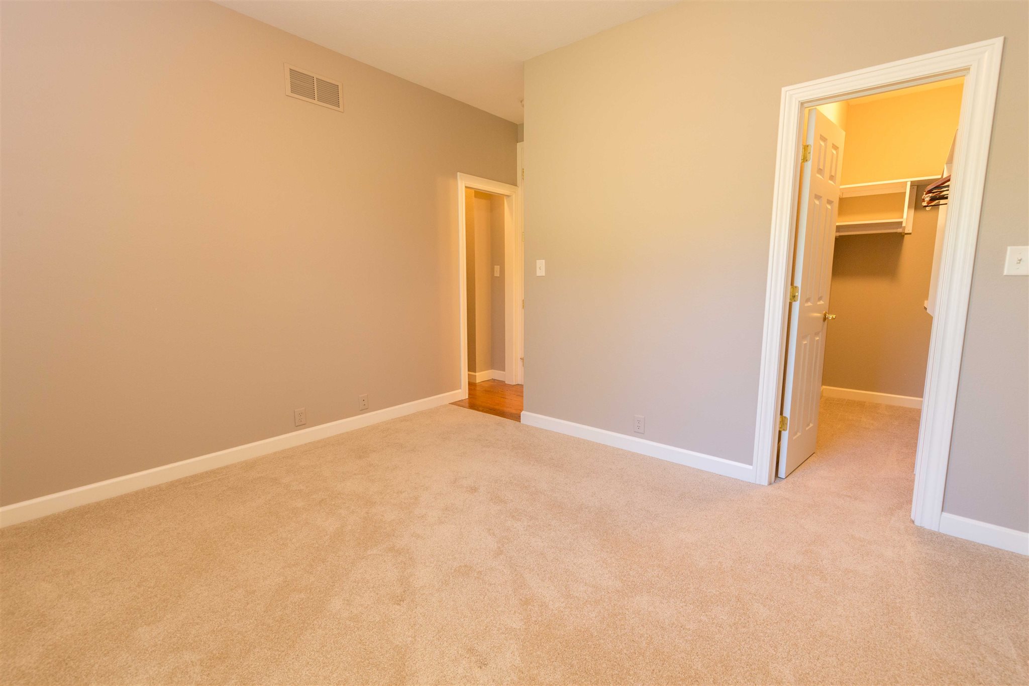 18056 Stateline Road South Bend, IN 46637 - Photo 23 of 36