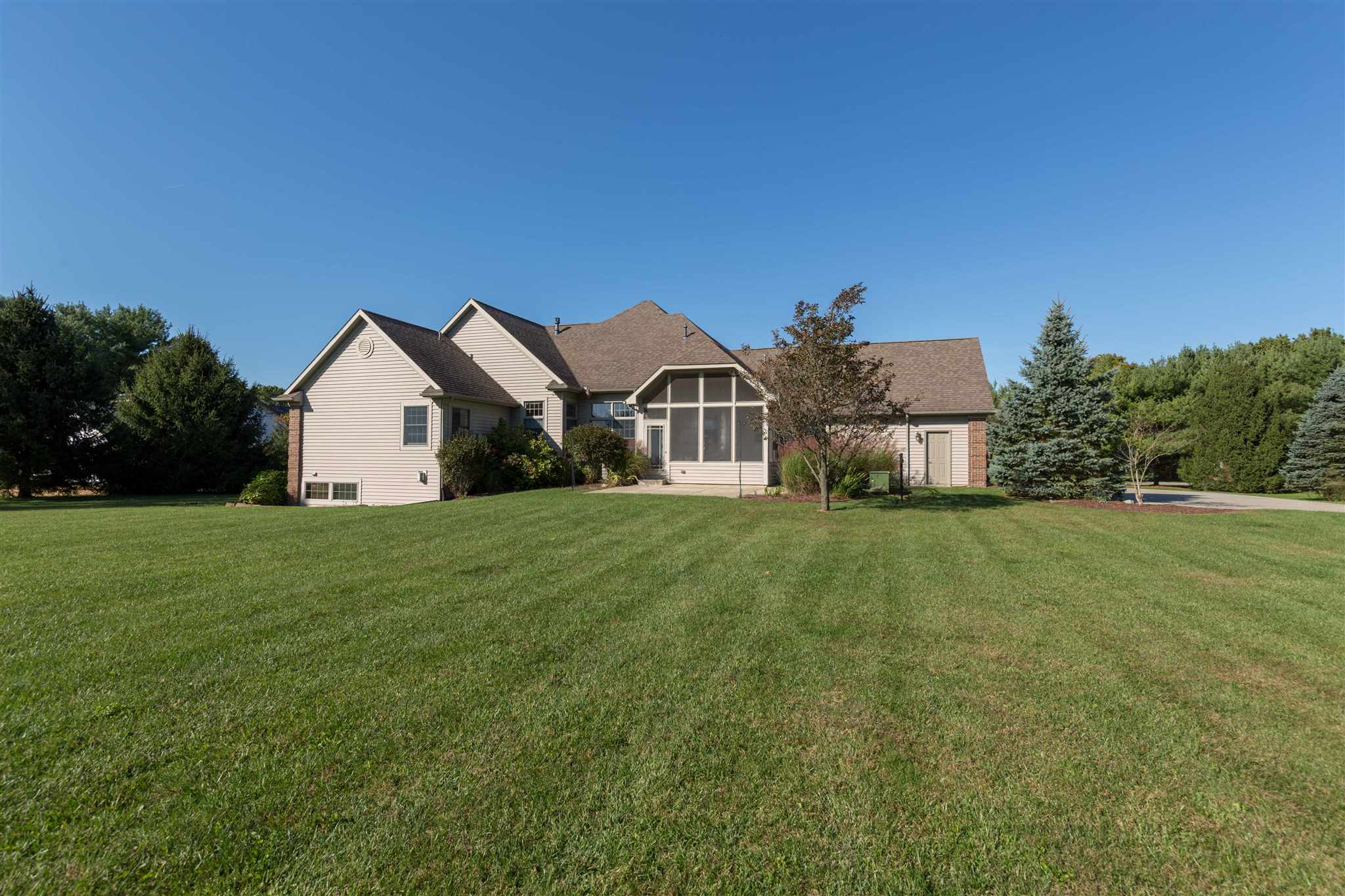 18056 Stateline Road South Bend, IN 46637 - Photo 33 of 36