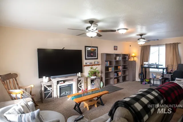 $360,000 | 902 East Park Street, Weiser, ID 83672