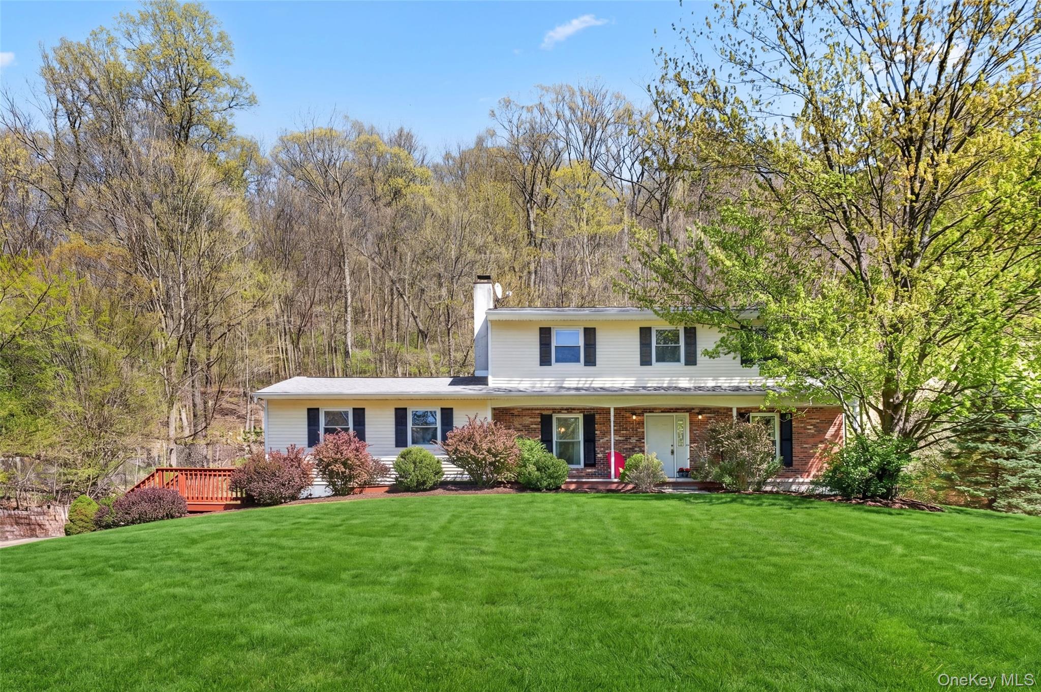 33 Farview Road Hopewell Junction, NY 12533 - Photo 3 of 34