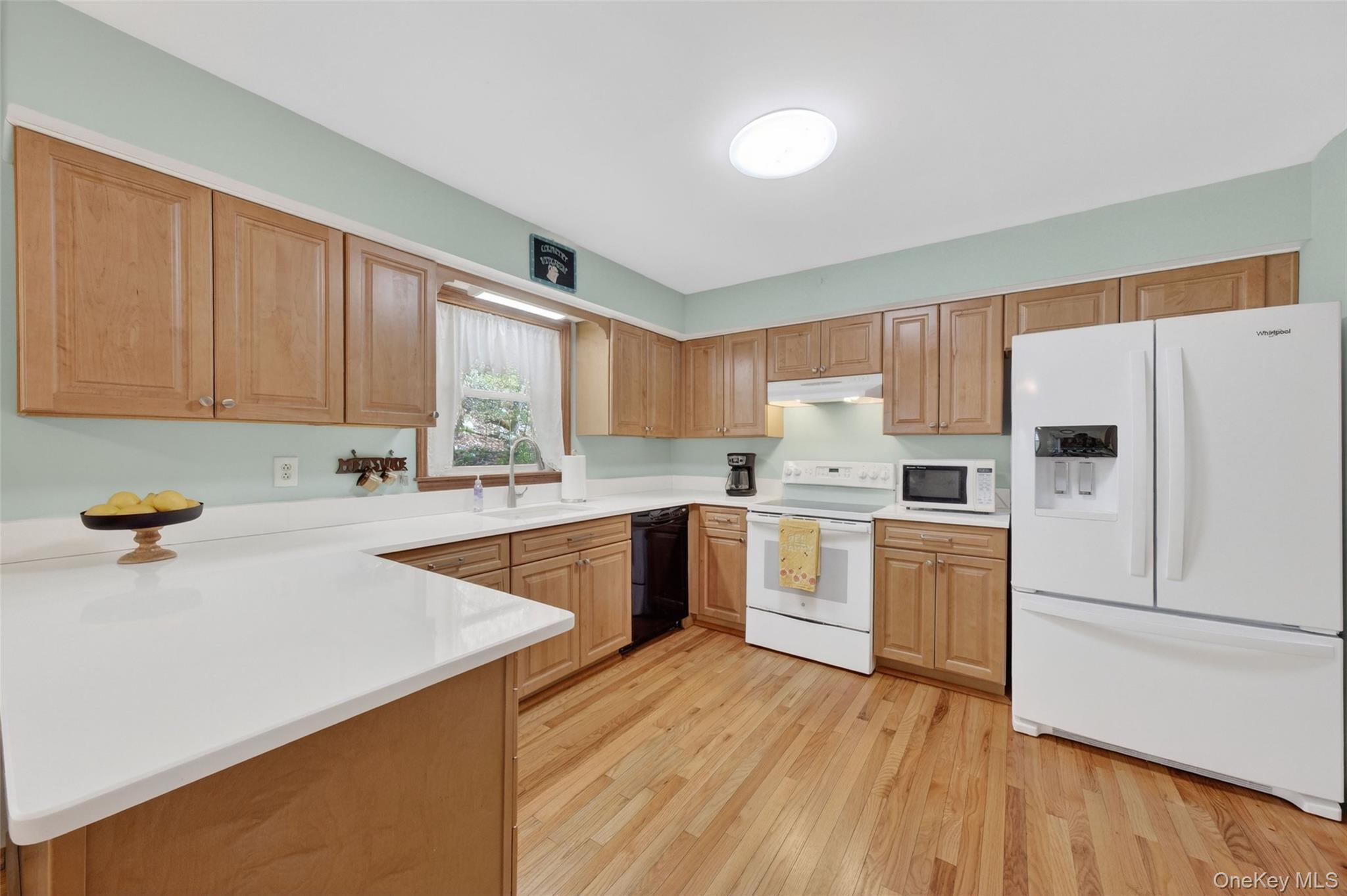 33 Farview Road Hopewell Junction, NY 12533 - Photo 5 of 34