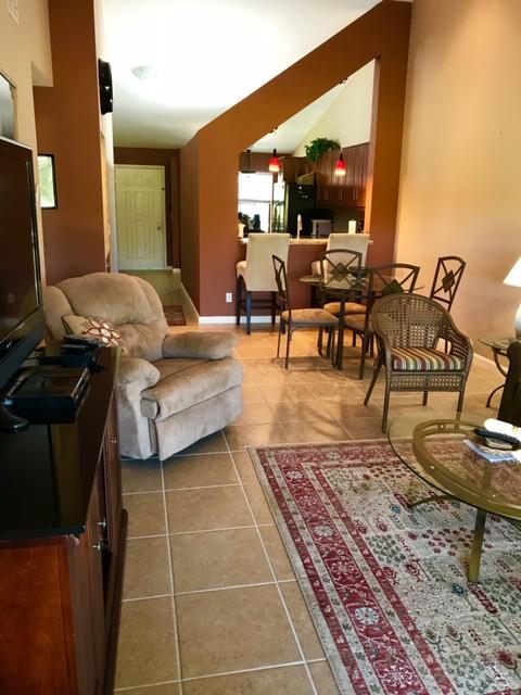 402 Pinecrest Circle, Unit F Jupiter, FL 33458 - Photo 5 of 10 Dining