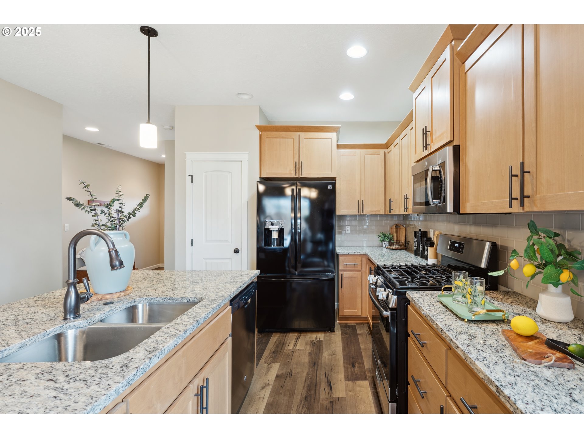 312 Southeast Belgian Street Sublimity, OR 97385 - Photo 10 of 36