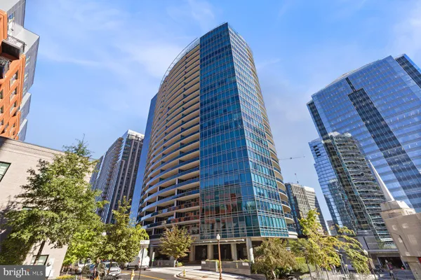 $799,000 | 1881 North Nash Street, Unit 408, Arlington, VA 22209