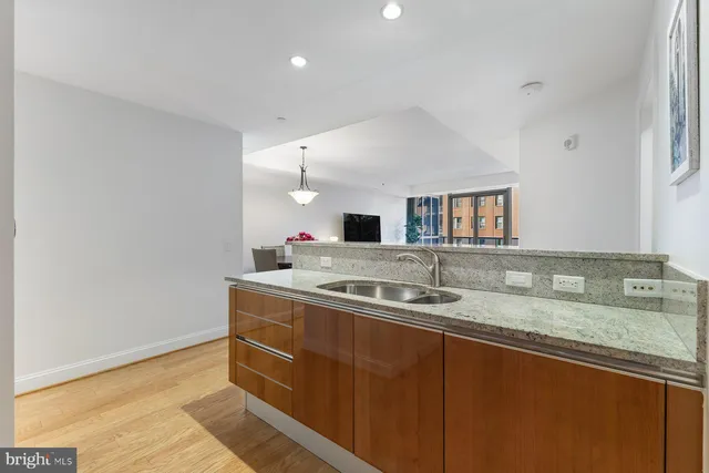 $825,000 | 1881 North Nash Street, Unit 408, Arlington, VA 22209