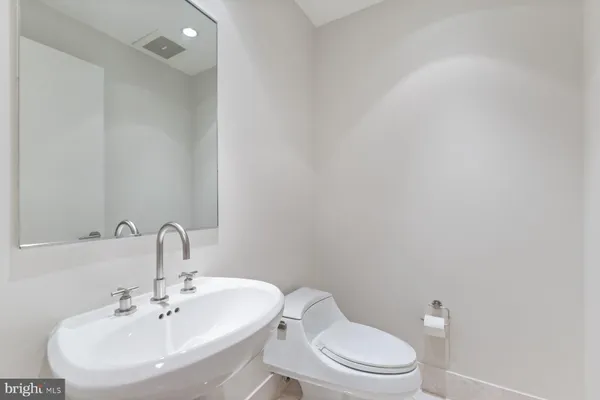 $799,000 | 1881 North Nash Street, Unit 408, Arlington, VA 22209