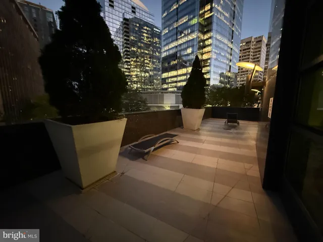 $825,000 | 1881 North Nash Street, Unit 408, Arlington, VA 22209