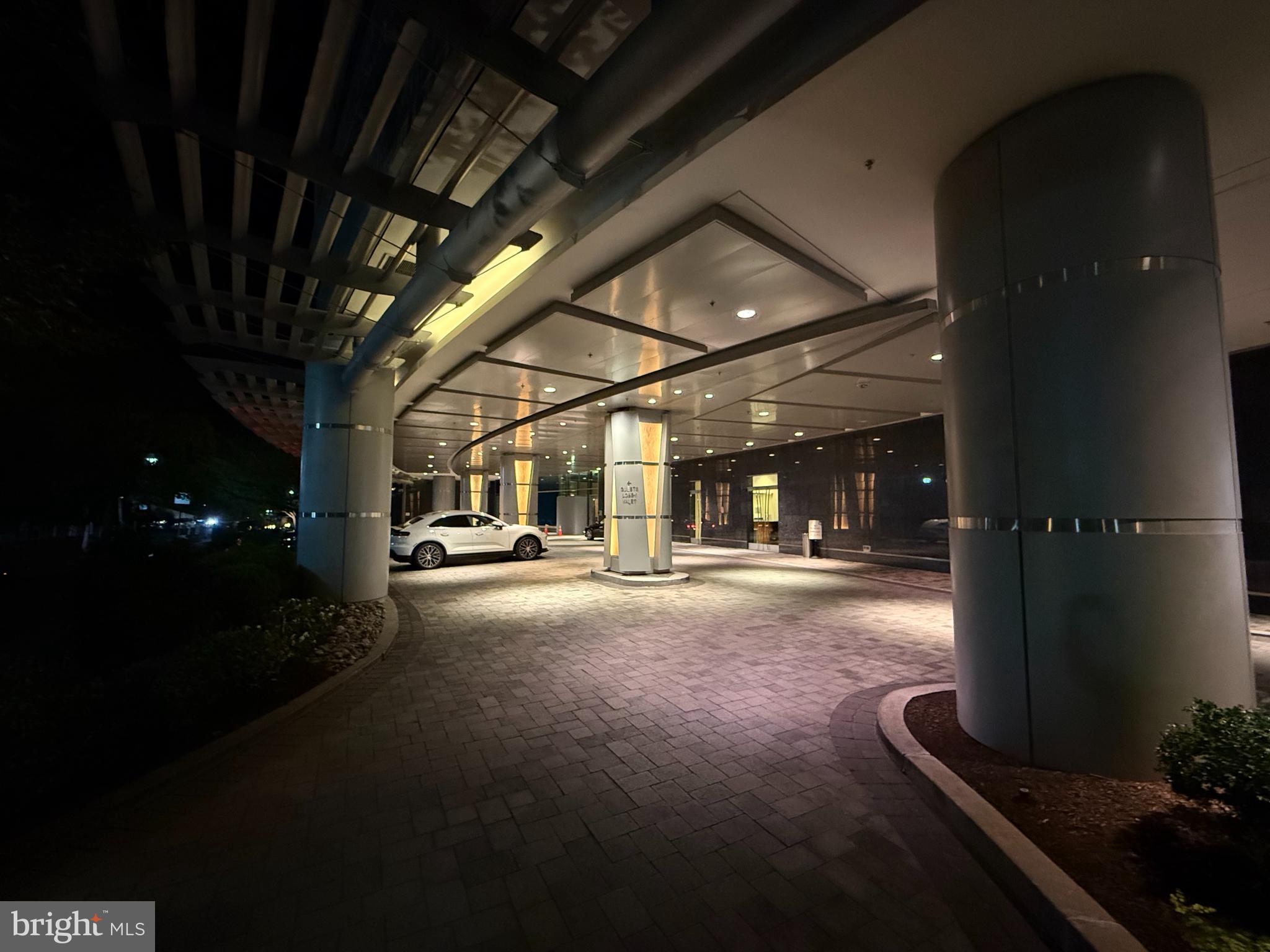 1881 North Nash Street, Unit 408 Arlington, VA 22209 - Photo 38 of 44 a view of the porch