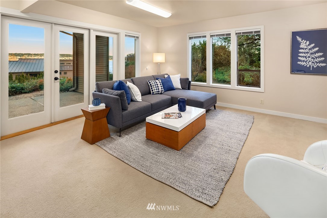 6677 Northeast Windermere Road Seattle, WA 98115 - Photo 19 of 25