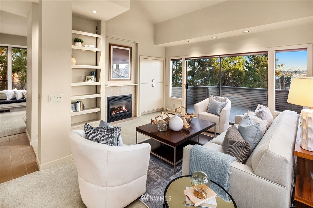 6677 Northeast Windermere Road Seattle, WA 98115 - Photo 3 of 25