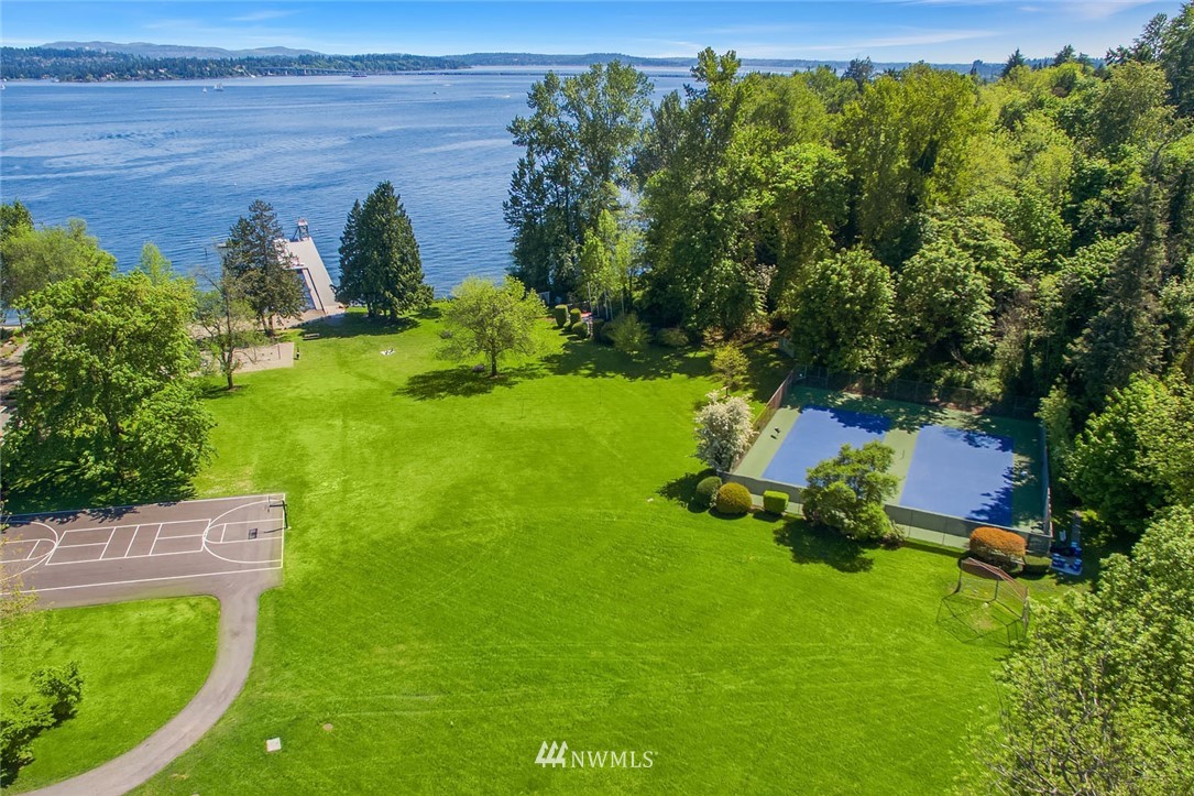 6677 Northeast Windermere Road Seattle, WA 98115 - Photo 25 of 25