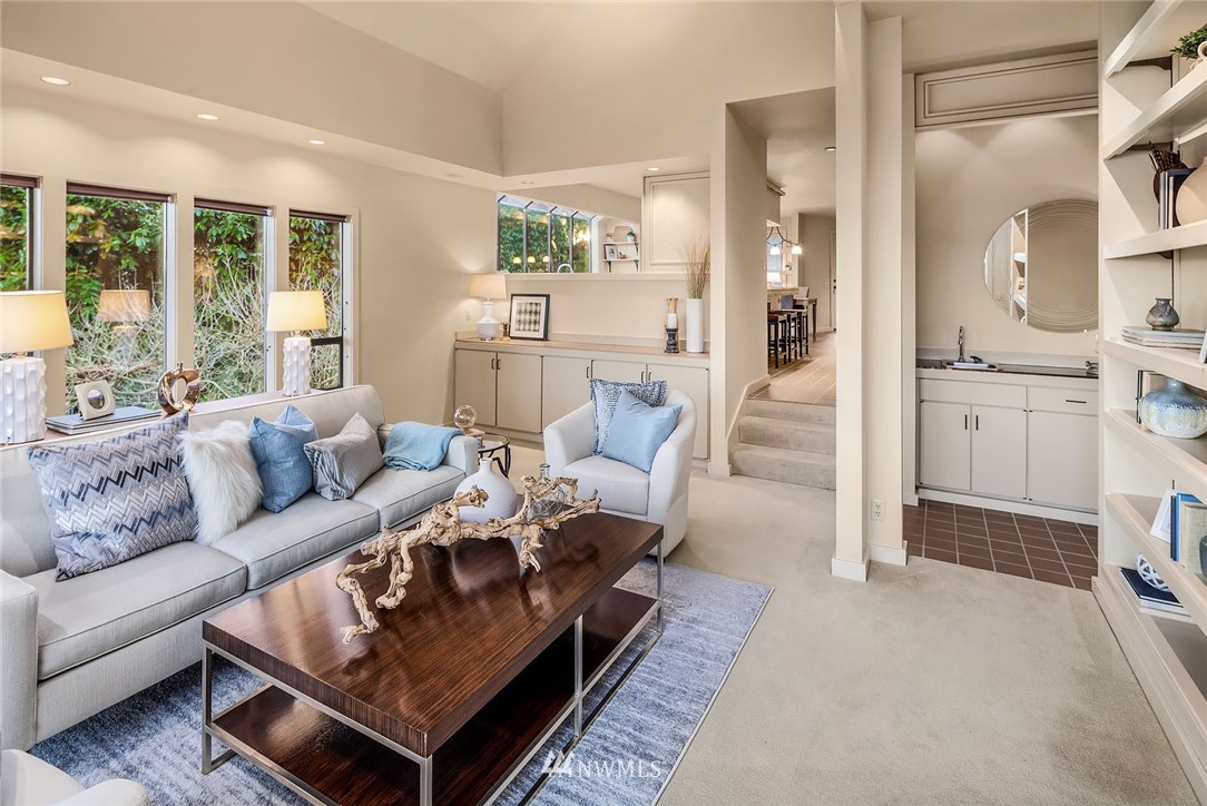 6677 Northeast Windermere Road Seattle, WA 98115 - Photo 4 of 25