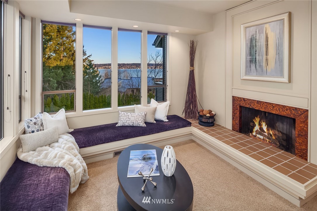 6677 Northeast Windermere Road Seattle, WA 98115 - Photo 5 of 25